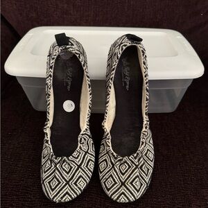 Self Esteem Black and White Geometric Ballet Flats